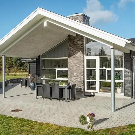 Four-bedroom Holiday In