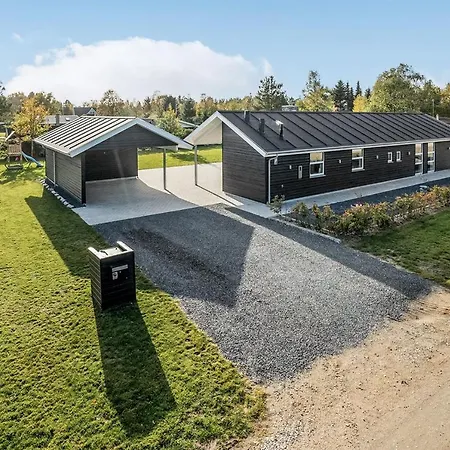 Tatil Evi Four-bedroom Holiday In Hals